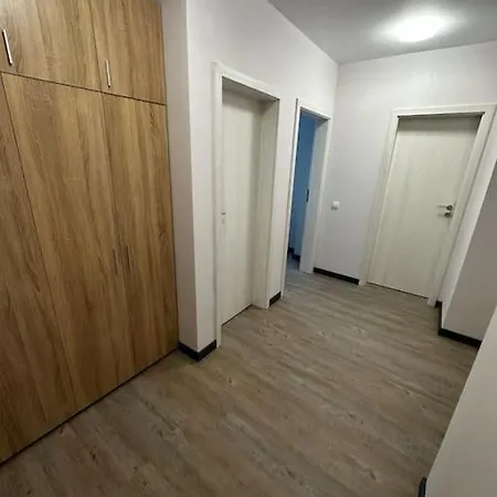 Family And Friends Apartment