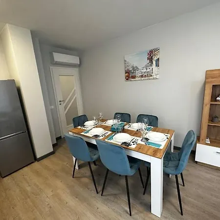 Family And Friends Apartment *