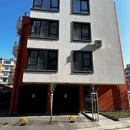 Family And Friends Apartment