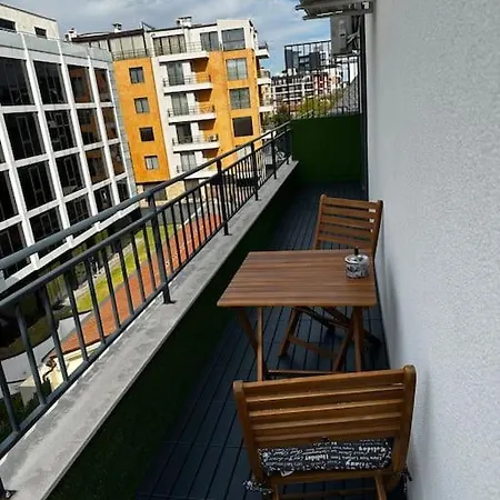 Family And Friends Apartment